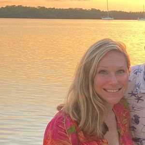 Meet your Posher, Em